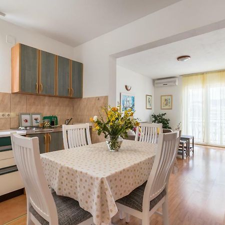 Apartments Rogulj Трогир Екстериор снимка