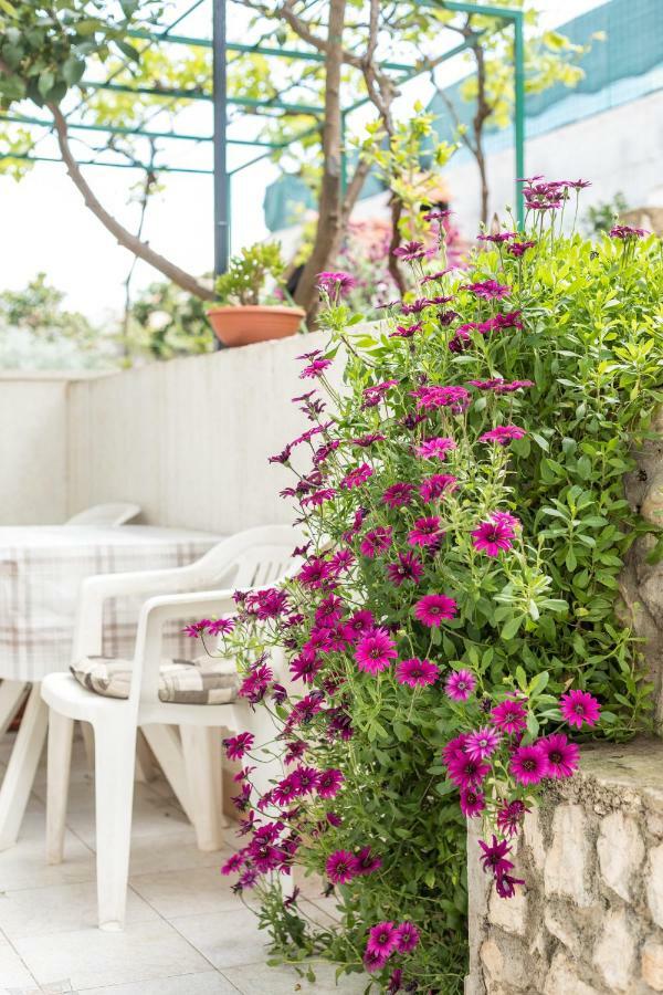 Apartments Rogulj Трогир Екстериор снимка