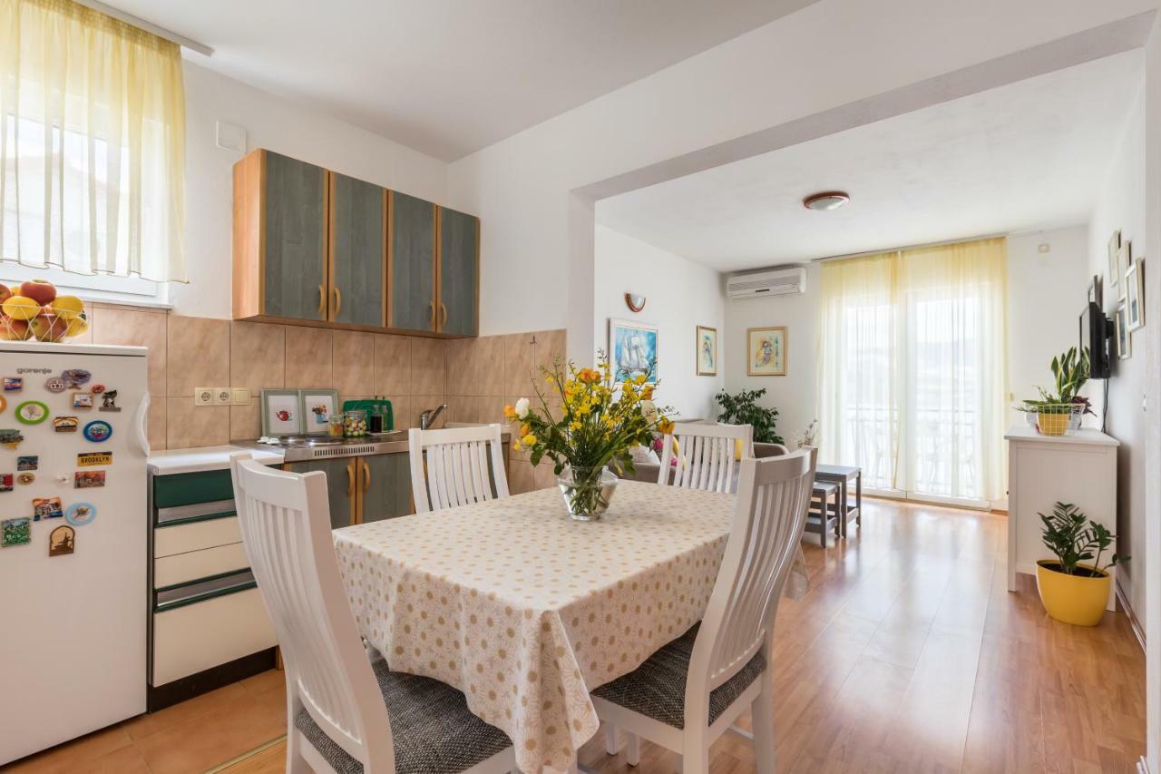 Apartments Rogulj Трогир Екстериор снимка