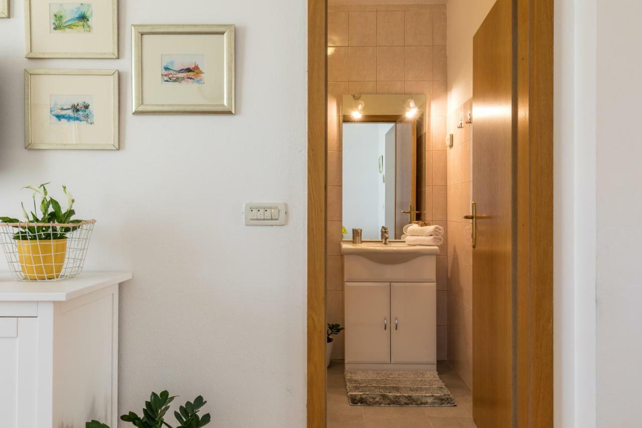 Apartments Rogulj Трогир Екстериор снимка
