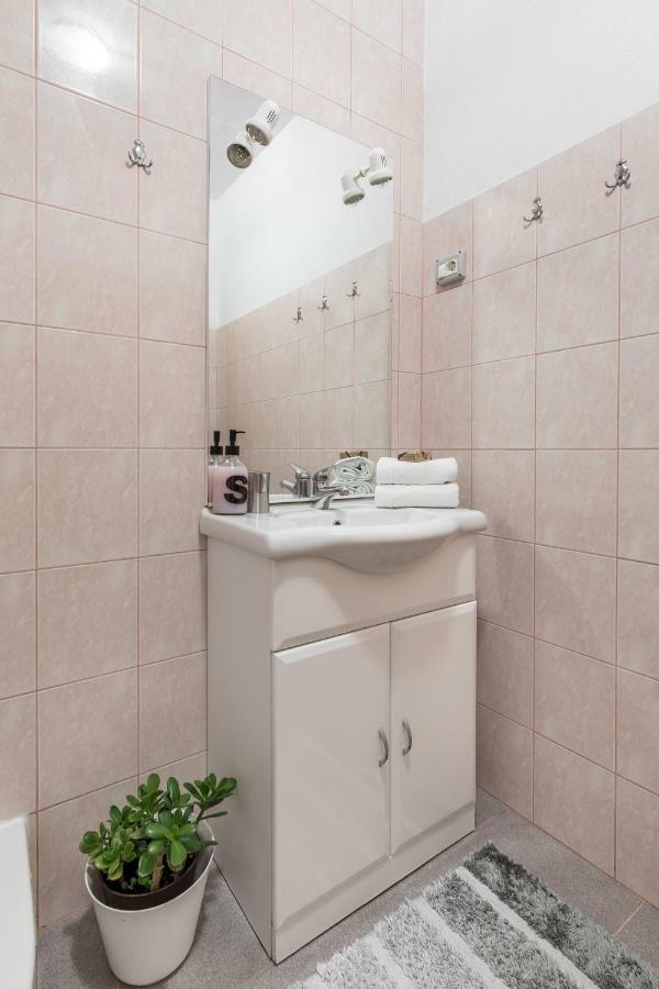 Apartments Rogulj Трогир Екстериор снимка