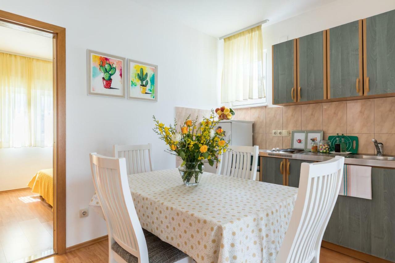 Apartments Rogulj Трогир Екстериор снимка