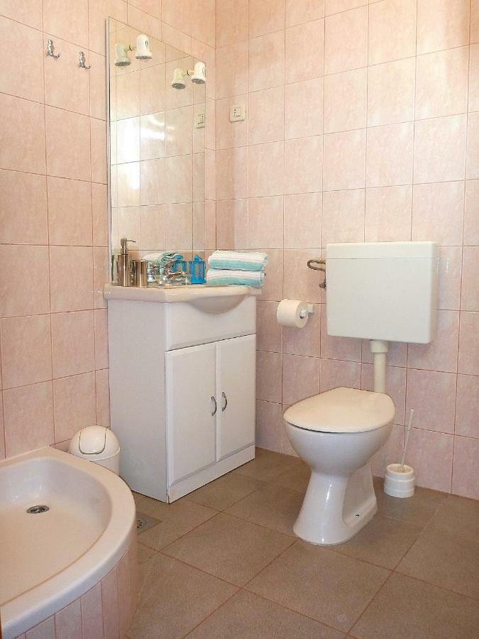 Apartments Rogulj Трогир Екстериор снимка