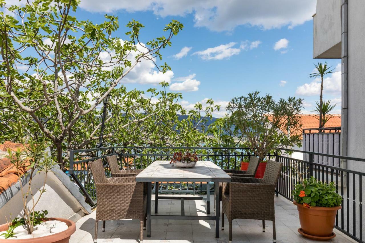 Apartments Rogulj Трогир Екстериор снимка